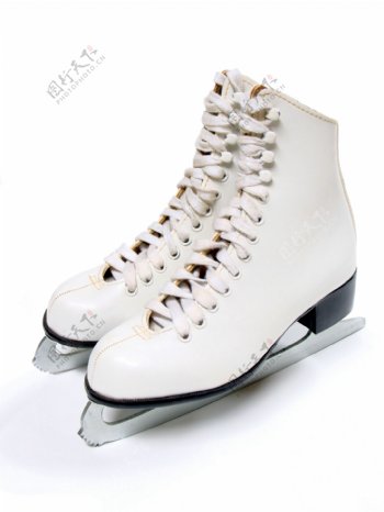 白色溜冰鞋图片
