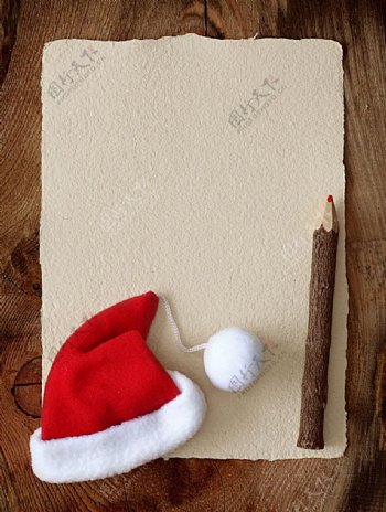 圣诞帽子与木头笔