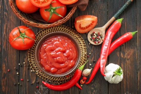 番茄酱与辣椒香料图片