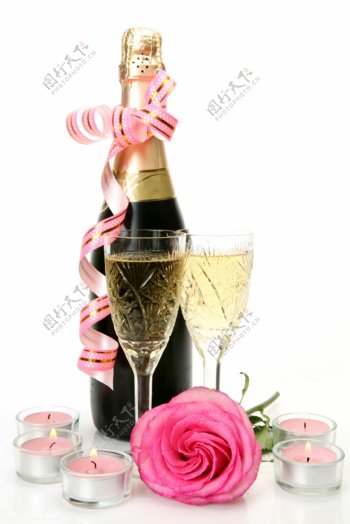 唯美香槟酒与玫瑰花图片