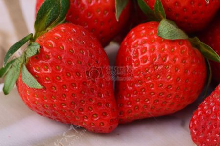 特写下的草莓