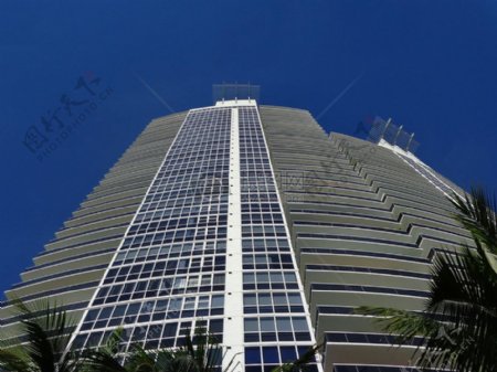 高大的建设在南海滩迈阿密2.JPG