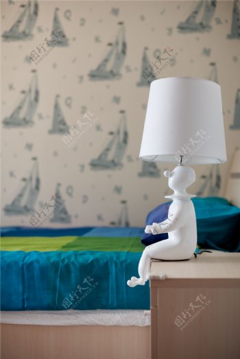 新中式简约卧室创意台灯设计图