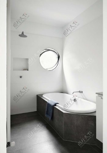 现代简约卫生间浴缸设计图