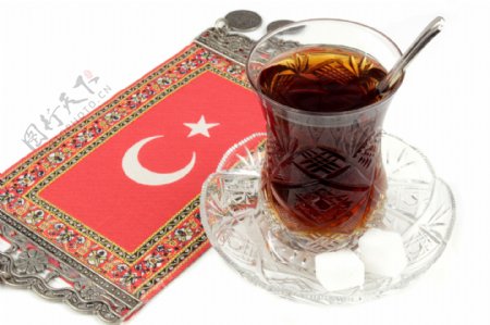 土耳其地毯与茶饮料图片