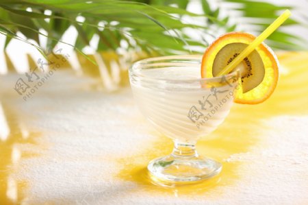 一杯柠檬饮料图片
