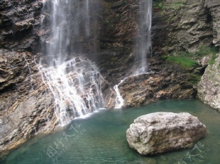 美丽庐山瀑布风景图片