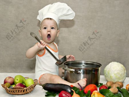 开心的厨师宝宝图片