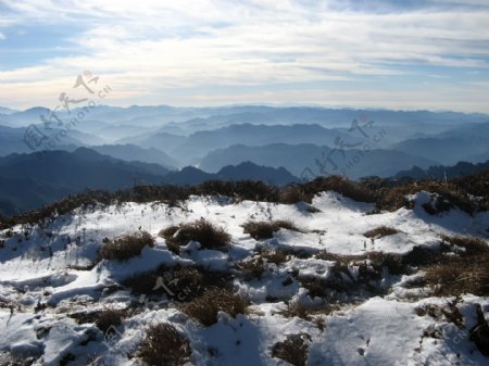 天空雪山摄影图片
