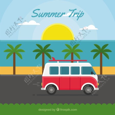 夏季旅行与一个老式的旅行车背景