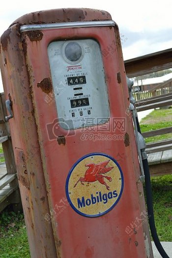 老旧的加油机