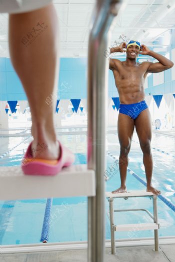 黑人男性游泳运动员高清图片