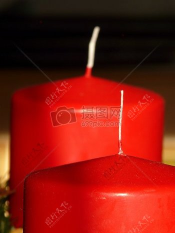 大红色的蜡烛