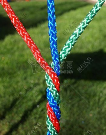 彩色的三条绳子