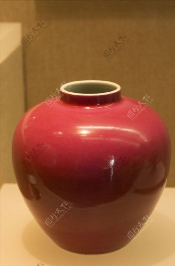 景德镇官窑胭脂红釉罐