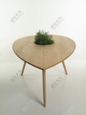 挪威设计师设计的绿植桌