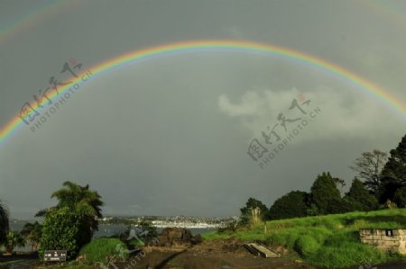 新西兰海滨雨后彩虹