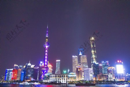 上海陆家嘴东方明珠夜景摄影