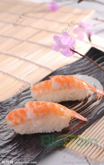果味虾寿司日式菜品