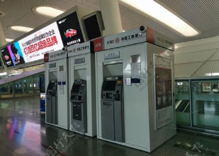 车站的ATM机