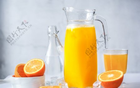 夏季鲜榨橙汁果