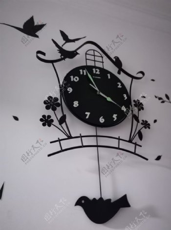 黑色小鸟装饰挂钟