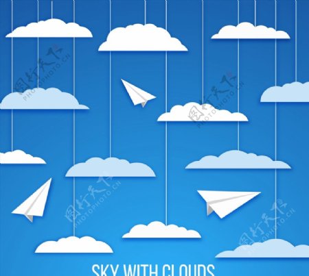 天空中的云朵和纸飞机图片