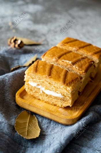 奶油蛋糕面包甜品背景海报素材图片