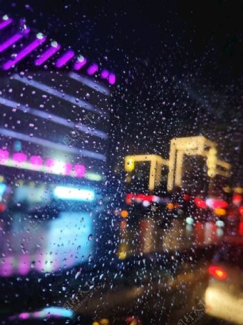 都市雨夜图片