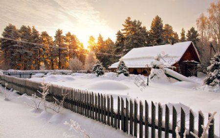 冬天里的小木屋图片