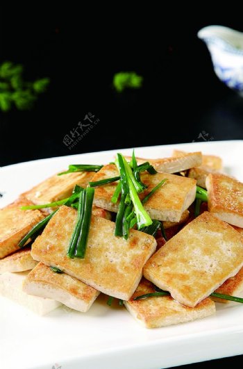 南北热菜香葱煎豆腐图片