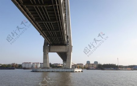 闵浦二桥桥墩黄浦江图片