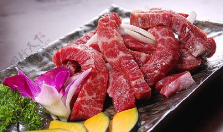 日韩料理烤腹肉条图片