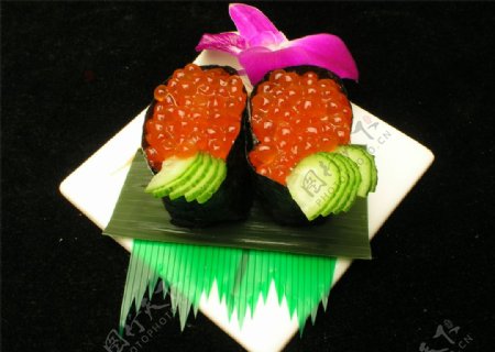 红鱼籽寿司图片