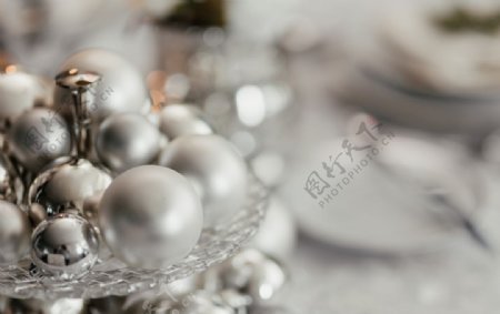 银色圣诞装饰品图片