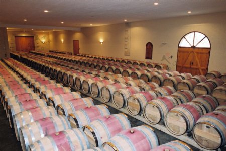 法国红酒酒窖图片