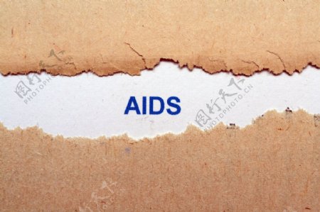 艾滋病的文本在被撕碎的纸