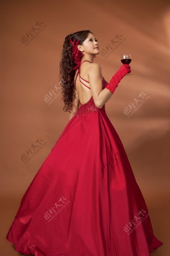 气质美女红酒广告图片