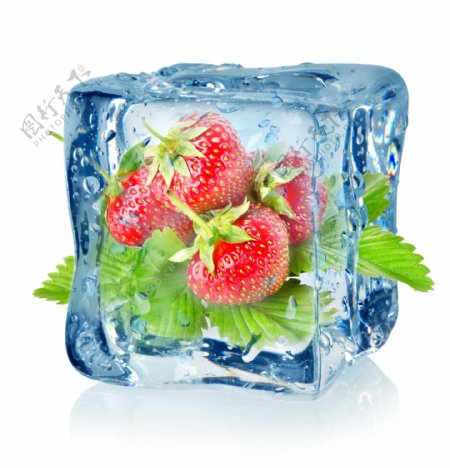 冰中草莓图片