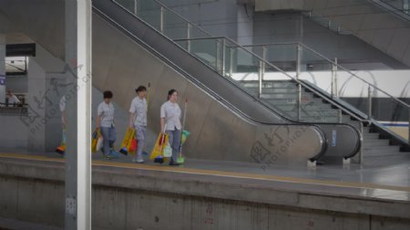 中国人清洁的火车站股票视频视频免费下载