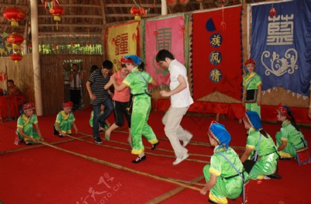 畲族舞蹈图片