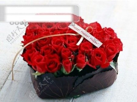 鲜花特写花的艺术浪漫的心心型花艺红色玫瑰花