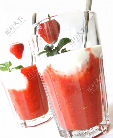 饮料草莓图片