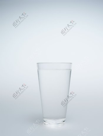 水杯纯净水图片