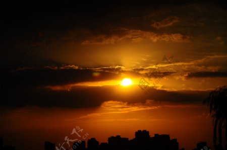 夕阳剪影图片