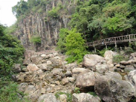 自然风景岩石小桥