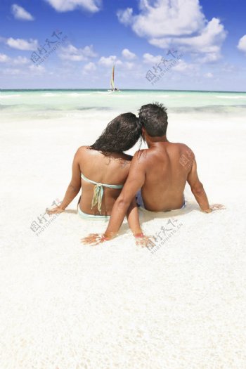 沙滩情侣