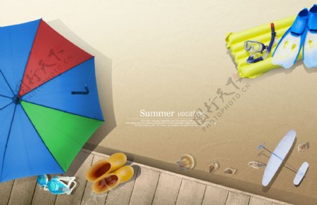 彩色雨伞和海滩上的航模飞机