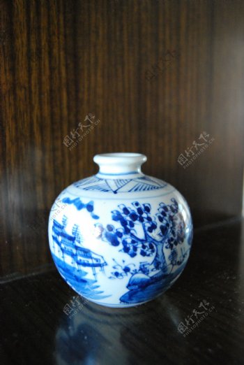 青花瓷石榴瓶
