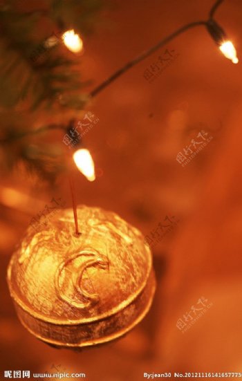 圣诞树装饰品金球图片